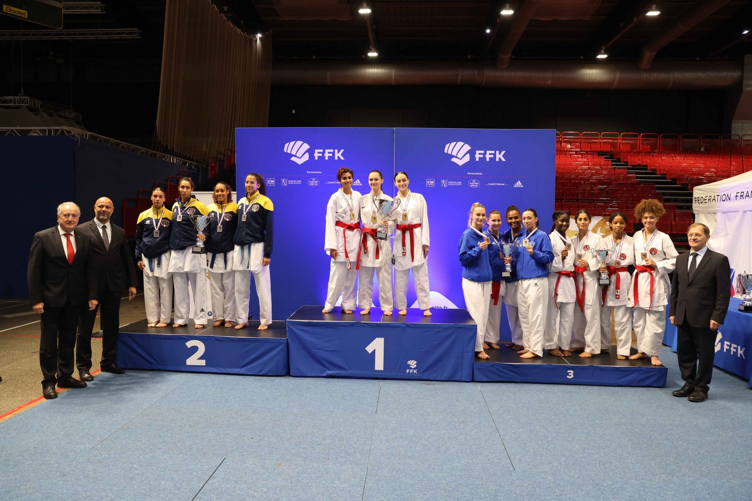 Equ podium feminin