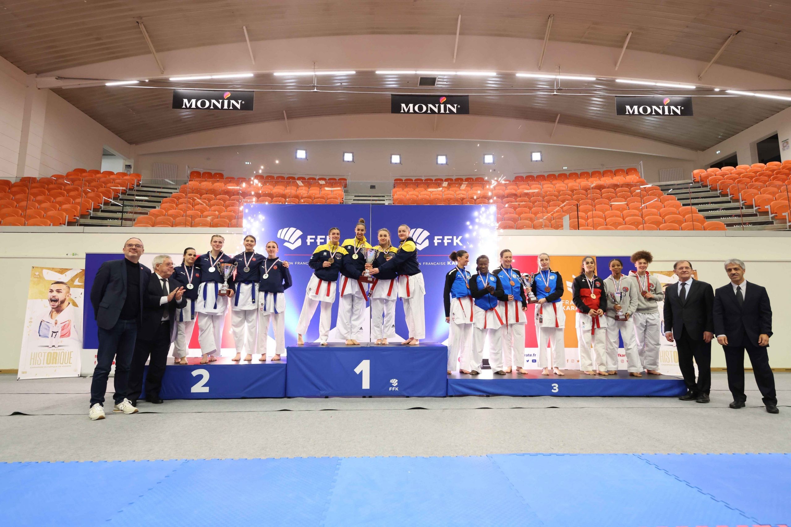 Podium equipe feminine