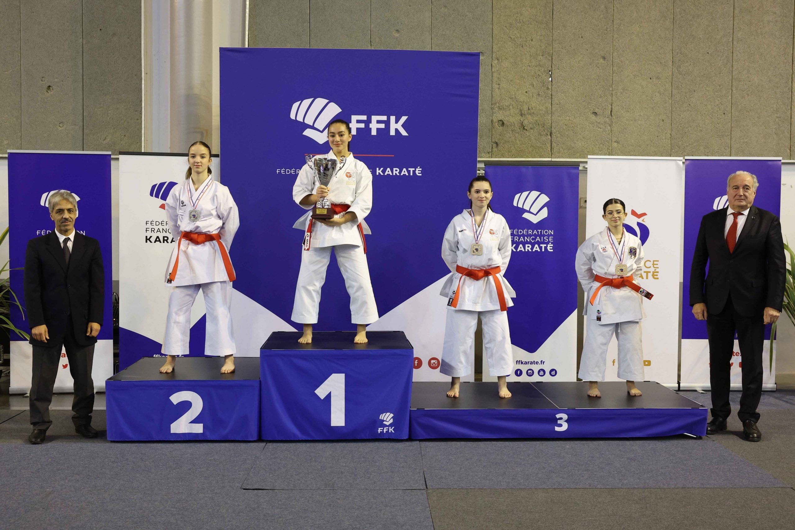 Podium junior f